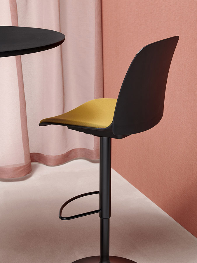 KIRE stool